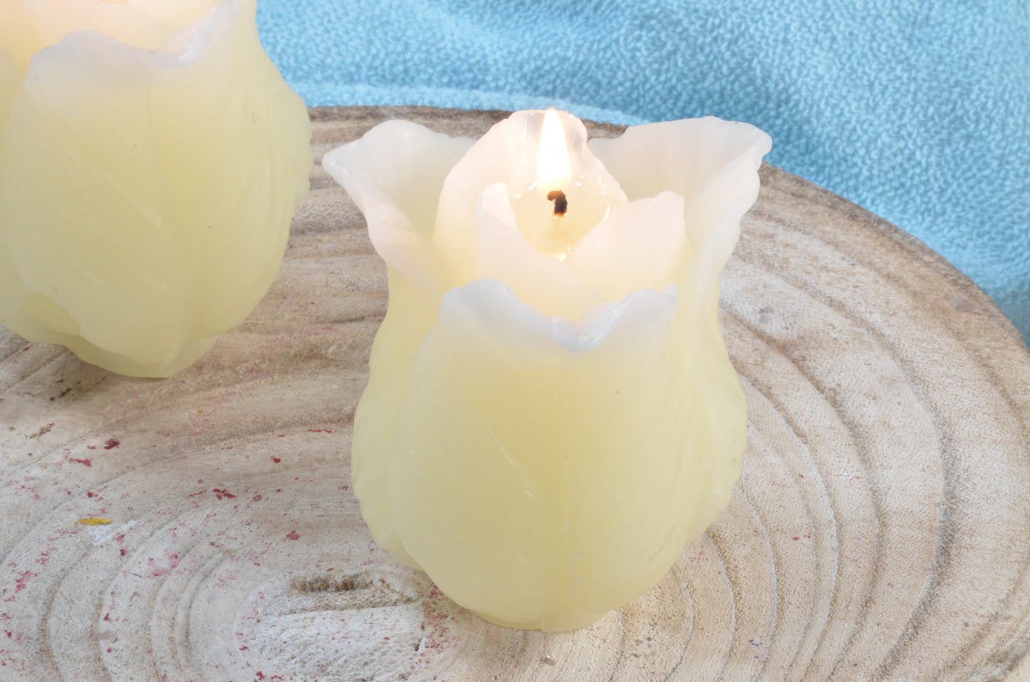 Flowers Schwimmkerze 7x7 cm, Höhe 4 cm in HAIL WHITE 3er Set - VIDEO ANSEHEN