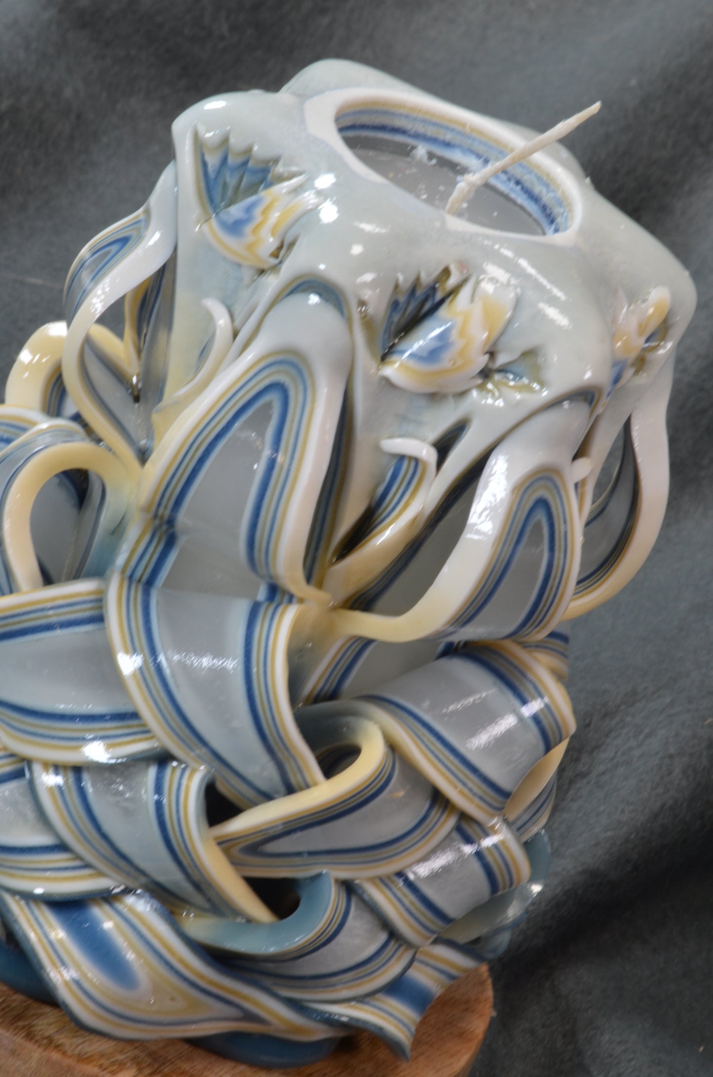 Kollektion 2025: Exklusive Schliffkerze, Höhe: 16 cm, Breite: 11 cm - s/n: 51706