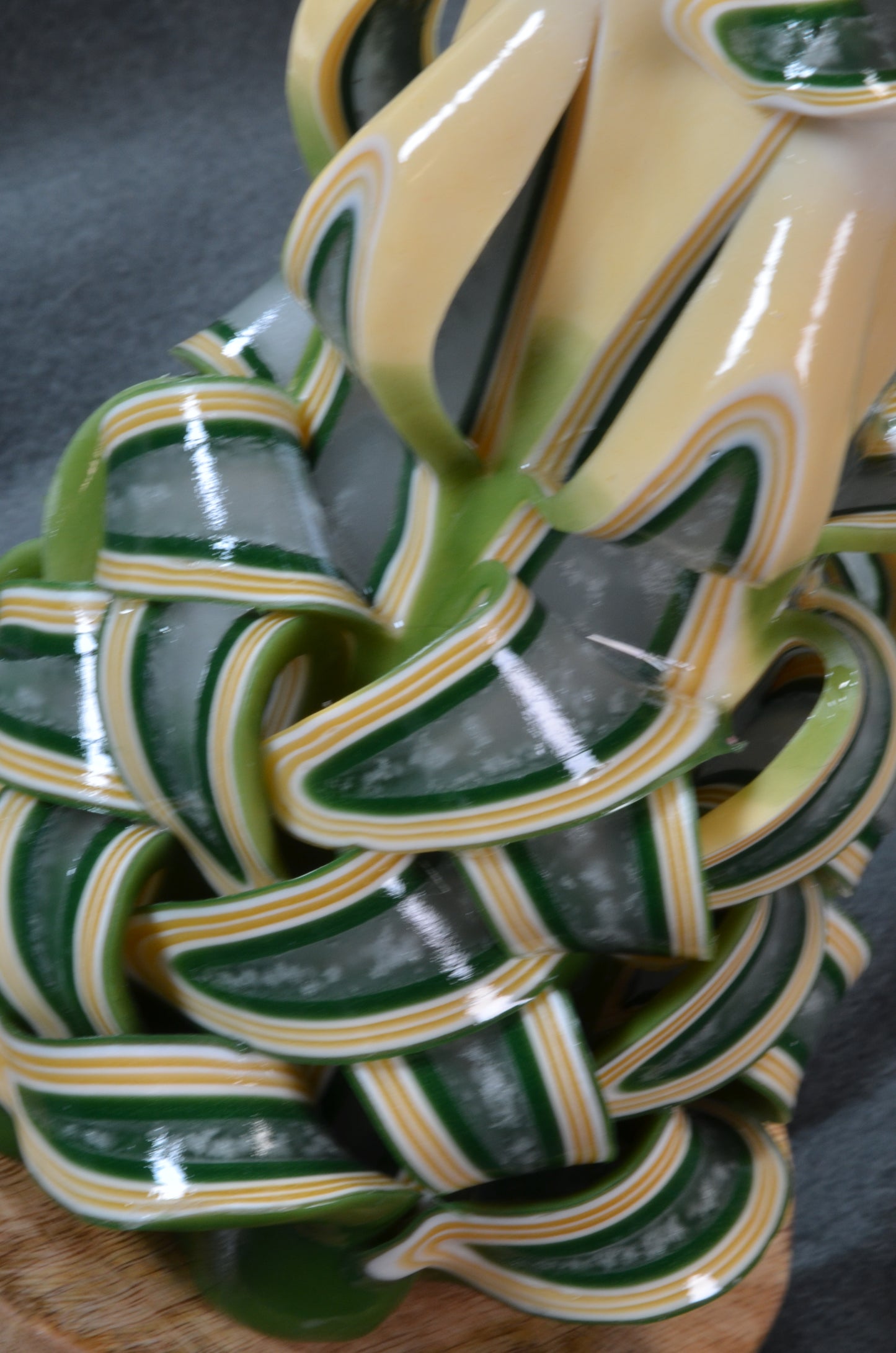 Kollektion 2025: Exklusive Schliffkerze, Höhe: 23 cm, Breite: 11 cm - s/n: 51003