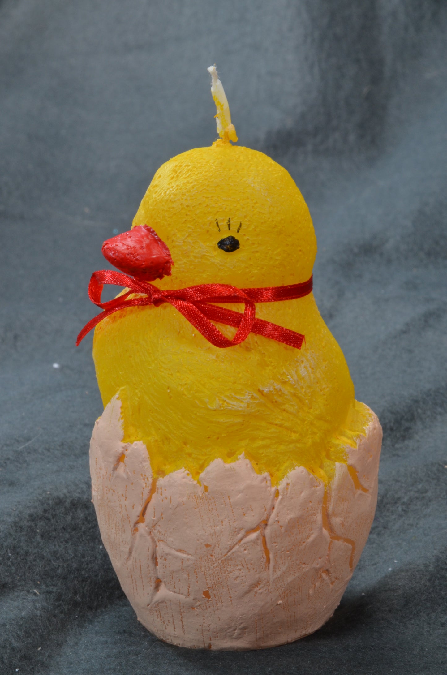 Küken im halben Ei, Kerze, HxB: 12,5x7 cm