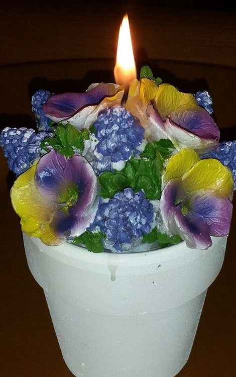 Set mit 4 Blumenkerzen in Steintöpfen